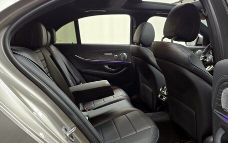 Mercedes-Benz E-Класс, 2022 год, 3 650 000 рублей, 5 фотография