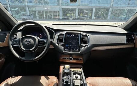 Volvo XC90 II рестайлинг, 2022 год, 3 900 000 рублей, 9 фотография
