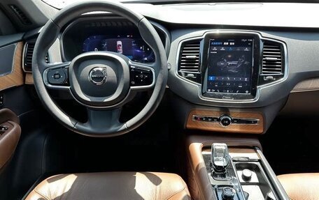 Volvo XC90 II рестайлинг, 2022 год, 3 900 000 рублей, 10 фотография