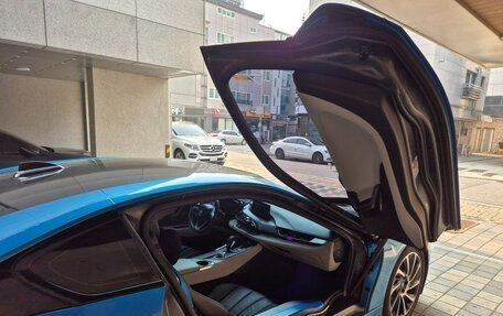 BMW i8 I рестайлинг, 2016 год, 4 560 000 рублей, 8 фотография