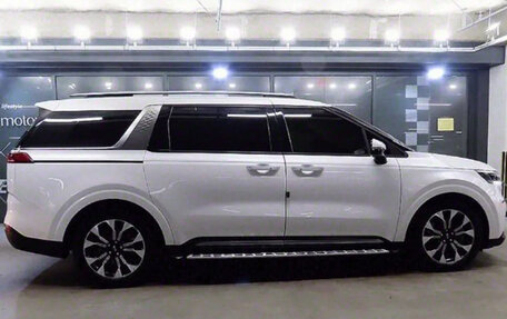 KIA Carnival, 2020 год, 2 600 000 рублей, 5 фотография