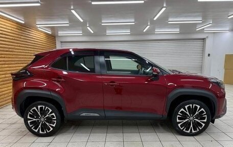 Toyota Yaris Cross, 2024 год, 1 800 000 рублей, 3 фотография