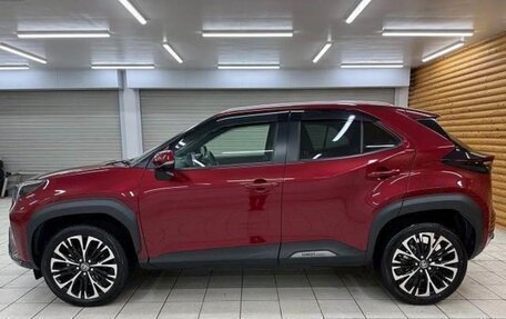 Toyota Yaris Cross, 2024 год, 1 800 000 рублей, 7 фотография