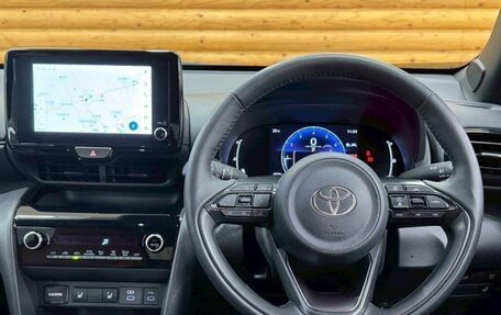 Toyota Yaris Cross, 2024 год, 1 800 000 рублей, 13 фотография