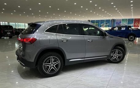 Mercedes-Benz EQA, 2022 год, 2 400 000 рублей, 4 фотография