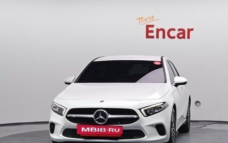 Mercedes-Benz A-Класс, 2021 год, 2 250 000 рублей, 2 фотография