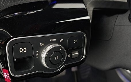 Mercedes-Benz A-Класс, 2021 год, 2 250 000 рублей, 14 фотография