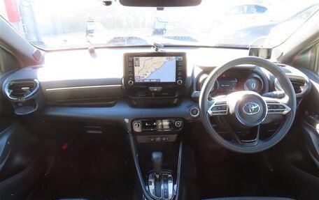 Toyota Yaris, 2022 год, 1 113 000 рублей, 5 фотография