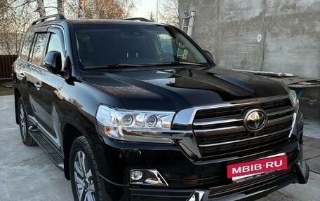 Toyota Land Cruiser 200, 2020 год, 10 490 000 рублей, 3 фотография