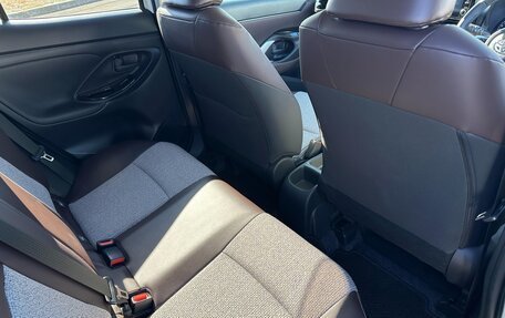 Toyota Yaris Cross, 2021 год, 1 337 000 рублей, 28 фотография