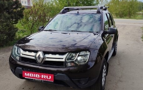 Renault Duster I рестайлинг, 2017 год, 950 000 рублей, 2 фотография