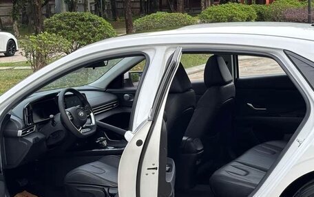 Hyundai Elantra, 2021 год, 1 499 000 рублей, 11 фотография