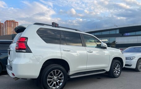 Toyota Land Cruiser Prado 150 рестайлинг 2, 2018 год, 4 550 000 рублей, 2 фотография