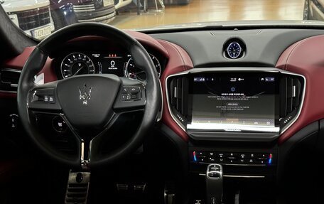 Maserati Ghibli, 2021 год, 3 820 000 рублей, 19 фотография