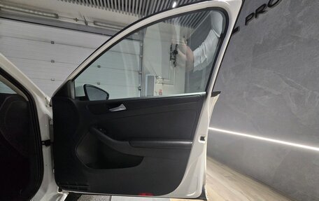 Volkswagen Jetta VI, 2013 год, 979 000 рублей, 2 фотография
