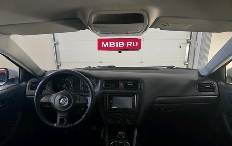 Volkswagen Jetta VI, 2013 год, 979 000 рублей, 3 фотография