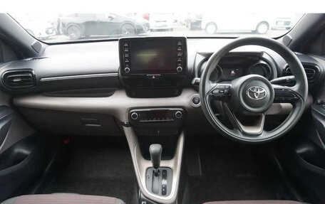Toyota Yaris, 2020 год, 735 777 рублей, 8 фотография