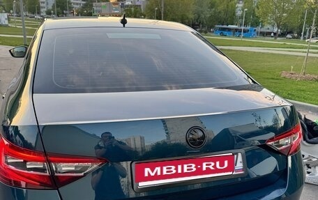 Skoda Superb III рестайлинг, 2016 год, 1 900 000 рублей, 3 фотография