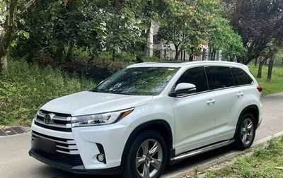 Toyota Highlander III, 2021 год, 3 190 000 рублей, 1 фотография