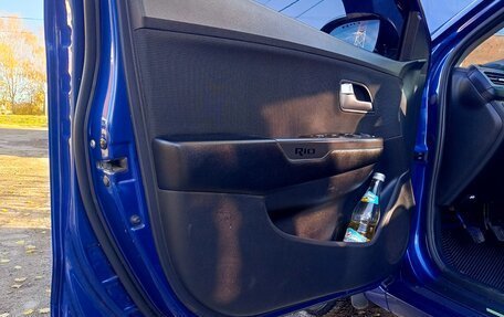 KIA Rio III рестайлинг, 2013 год, 750 000 рублей, 24 фотография