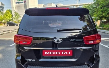 KIA Carnival III, 2020 год, 2 350 000 рублей, 5 фотография