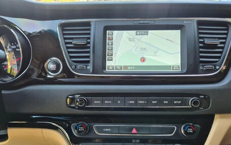 KIA Carnival III, 2020 год, 2 350 000 рублей, 14 фотография