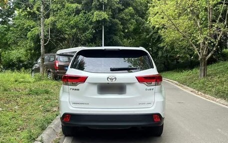 Toyota Highlander III, 2021 год, 3 190 000 рублей, 5 фотография