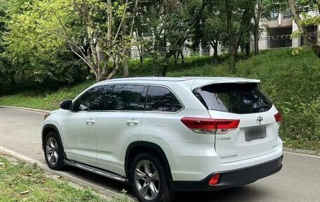 Toyota Highlander III, 2021 год, 3 190 000 рублей, 4 фотография