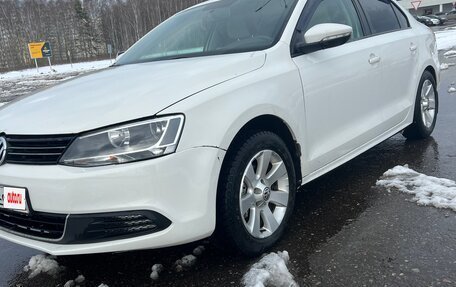 Volkswagen Jetta VI, 2011 год, 750 000 рублей, 14 фотография