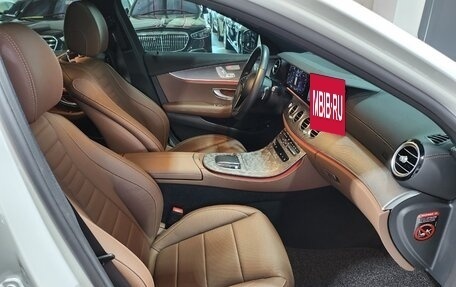 Mercedes-Benz E-Класс, 2022 год, 4 550 000 рублей, 17 фотография