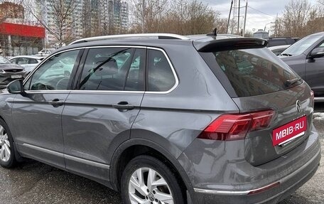 Volkswagen Tiguan II, 2021 год, 3 300 000 рублей, 3 фотография