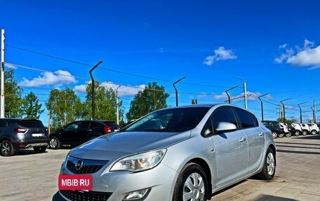 Opel Astra J, 2011 год, 790 000 рублей, 3 фотография