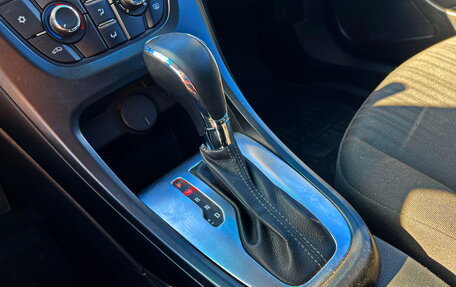 Opel Astra J, 2011 год, 790 000 рублей, 22 фотография