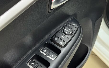 KIA Rio IV, 2021 год, 1 822 000 рублей, 10 фотография