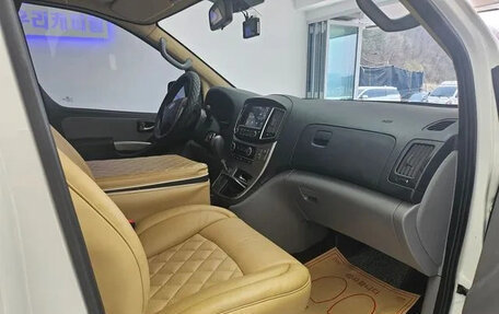 Hyundai Grand Starex Grand Starex I рестайлинг 2, 2021 год, 2 990 005 рублей, 4 фотография