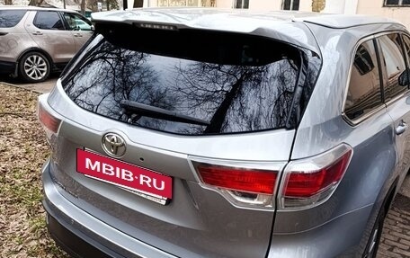 Toyota Highlander III, 2014 год, 2 600 000 рублей, 4 фотография