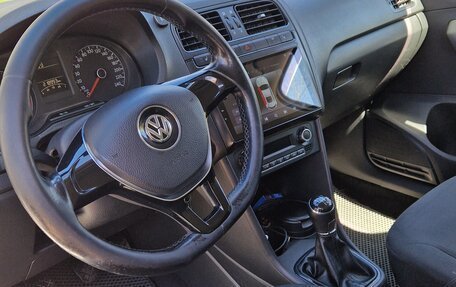 Volkswagen Polo VI (EU Market), 2016 год, 1 100 000 рублей, 2 фотография