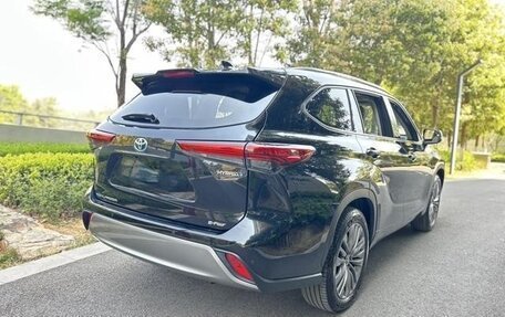 Toyota Highlander, 2022 год, 3 180 100 рублей, 4 фотография
