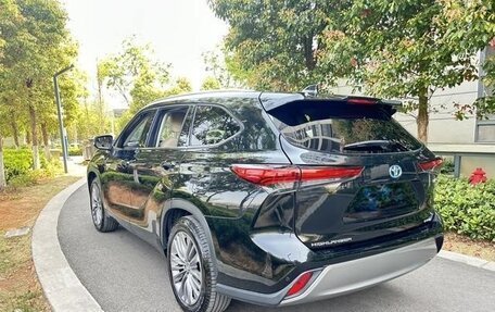 Toyota Highlander, 2022 год, 3 180 100 рублей, 6 фотография