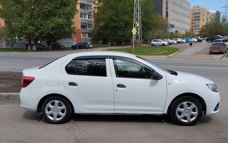 Renault Logan II, 2017 год, 390 000 рублей, 5 фотография