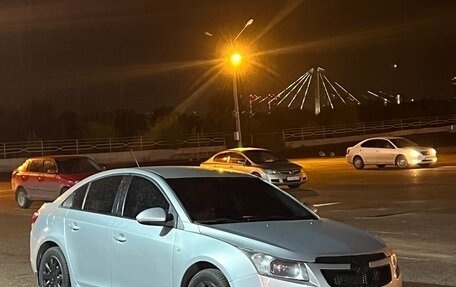 Chevrolet Cruze II, 2010 год, 899 000 рублей, 7 фотография