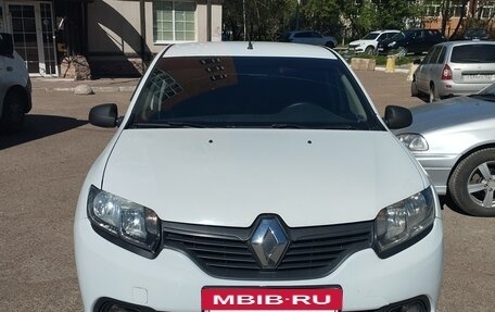 Renault Logan II, 2017 год, 390 000 рублей, 15 фотография