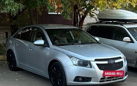 Chevrolet Cruze II, 2010 год, 899 000 рублей, 5 фотография