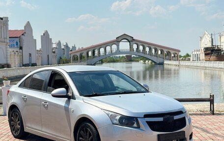 Chevrolet Cruze II, 2010 год, 899 000 рублей, 16 фотография
