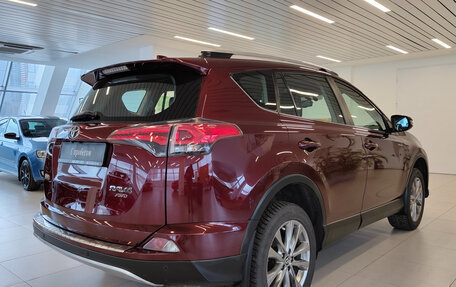 Toyota RAV4, 2018 год, 2 399 000 рублей, 2 фотография
