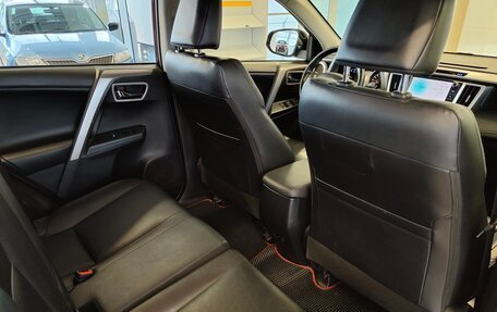Toyota RAV4, 2018 год, 2 399 000 рублей, 6 фотография