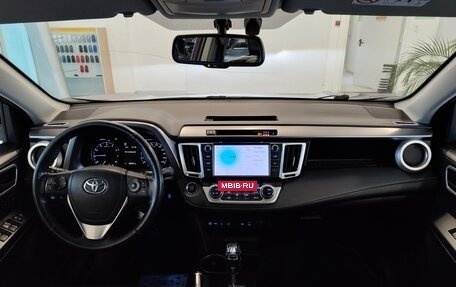 Toyota RAV4, 2018 год, 2 399 000 рублей, 7 фотография