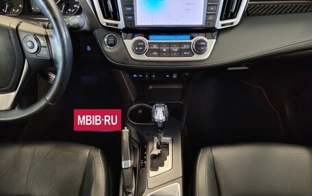 Toyota RAV4, 2018 год, 2 399 000 рублей, 14 фотография