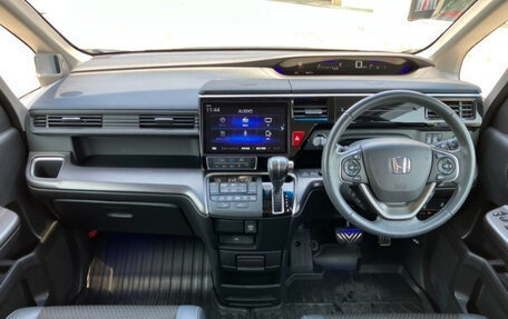 Honda Stepwgn IV, 2021 год, 1 385 000 рублей, 9 фотография