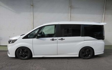 Honda Stepwgn IV, 2021 год, 2 027 000 рублей, 2 фотография